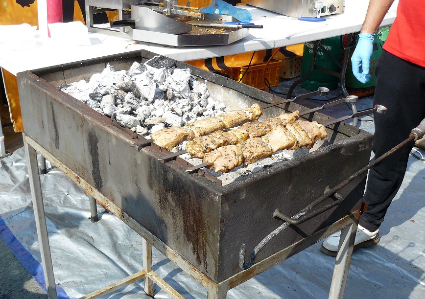 Oslavte svatého Patrika na Street Food Festivalu na Smíchovské náplavce