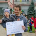 Kočárková jízda v Neratovicích - Pavel Sanda si dítětem – foto Michaela Hložková
