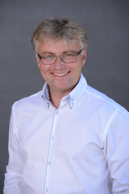 Pavel-Smutný.jpg (512Ã768)