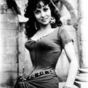 Gina Lollobrigida - 27 – Film Zvoník u Matky Boží (1956) -FDb.cz