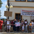 Lidé Babiše s dostavbou D3 vypískali a připomněli mu Čapí hnízdo - AB jilove m