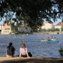 Pražské náplavky 2019 – Náš REGION - Romantika ve dvou