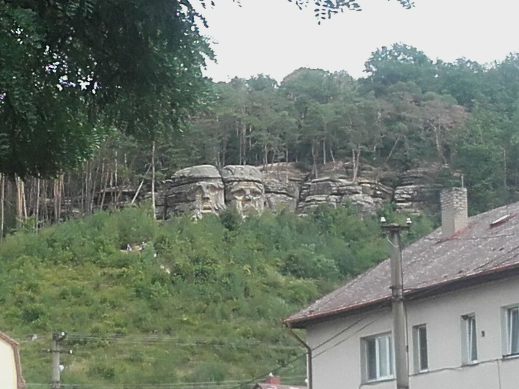 Tip na výlet: Čertovy hlavy, Blaník, Klácelka, kemp, koupaliště nebo Kafka. Co mají společného? Jeden den v Želízech nestačí