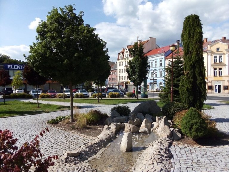 okolí autobusové zastávky Aš-Kino