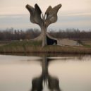 Jasenovac - Kamenný květ, pomník obětí koncentračního tábora Jasenovac – wikipedie
