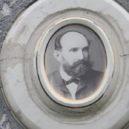 Benedikt Roezl - Miniatura na Roezlově hrobě v Panenském Týnci – wikipedie