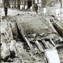 Přepadení Polska Německem 1. září 1939 - Most přes řeku zničený ustupujícími Poláky. Němečtí ženisté jej v krátké době zprovoznili – wikimedia commons