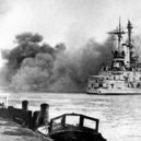 Přepadení Polska Německem 1. září 1939 - Německá bitevní loď Schleswig Holstein střílí na Westerplatte – WIKIPEDIE