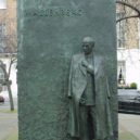 Raoul Wallenberg - Památník Raoulu Wallenbergovi na Great Cumberland Place v Londýně – wikipedia