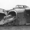 Jan Bervida - Tank M22 vyjíždí z britského kluzáku General Aircraft Hamilcar. – wikipedie