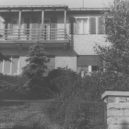 Vila Františky Plamínkové v Černošicích - ZAPAD FOTO OTVIRAK Žil jsem ve vile Františky Plamínkové, vzpomíná černošický lékař – vila v 60 letech už jako majetek MUDr. Poňky – foto archiv Jiřího Poňky