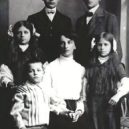 Raisa Gorbačovová - 2 – Inessa Armandová, Leninova milenka, se svými dětmi v Bruselu roku 1909 – wikipedie