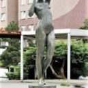 Sochař Jan Hána - 5 Symbol-rozpuku-a-života,–bronz,–Praha-12-Modřany-vav