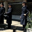Únos Aldo Mora 1978 - Falešní stevardi (letci) v zahrádce malého bistra – film Případ Moro (1986) – wikipedia