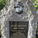 Klaus Barbie - Jean Moulin, jeden z hlavních francouzských odbojářů za druhé světové války.Byl vyslýchán mj. K. Barbiem. Zemřel na následky mučení cestou do Německa-wikipedie