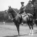 Generál Pershing - John J. Pershing na koni – commons.wikimedia