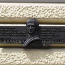Alexander von Humboldt - Památeční plaketa na lázeňském domě Beethoven v Teplicích. – wikipedie