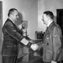 Velkoadmirál Dönitz - Setkání Dönotze s Hitlerem (1945) – wikipedie