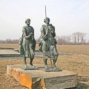 Vyvraždění Slavníkovců - Sousoší svatého Vojtěcha a Radima v Libici nad Cidlinou (autor Vojtěch Adamec) – wikipedie