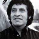 Luis Corvalán - Víctor Lidio Jara Martínez (1932 – 1973), chilský učitel, divadelní režisér, básník, skladatel a komunista-wikipedie