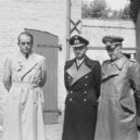 Velkoadmirál Dönitz - Zleva – Albert Speer , Dönitz a Alfred Jodl – wikipedi