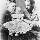 Ruská velkokněžna Marie - Maria Alexandrovna se svým manželem princem Alfredem a prvorozeným synem Alfredem – wikipedie