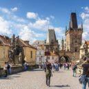 Sv. Felix - Kleinseitner Brückentürme, verbunden durch ein Tor, Malá Strana 57 in Prag