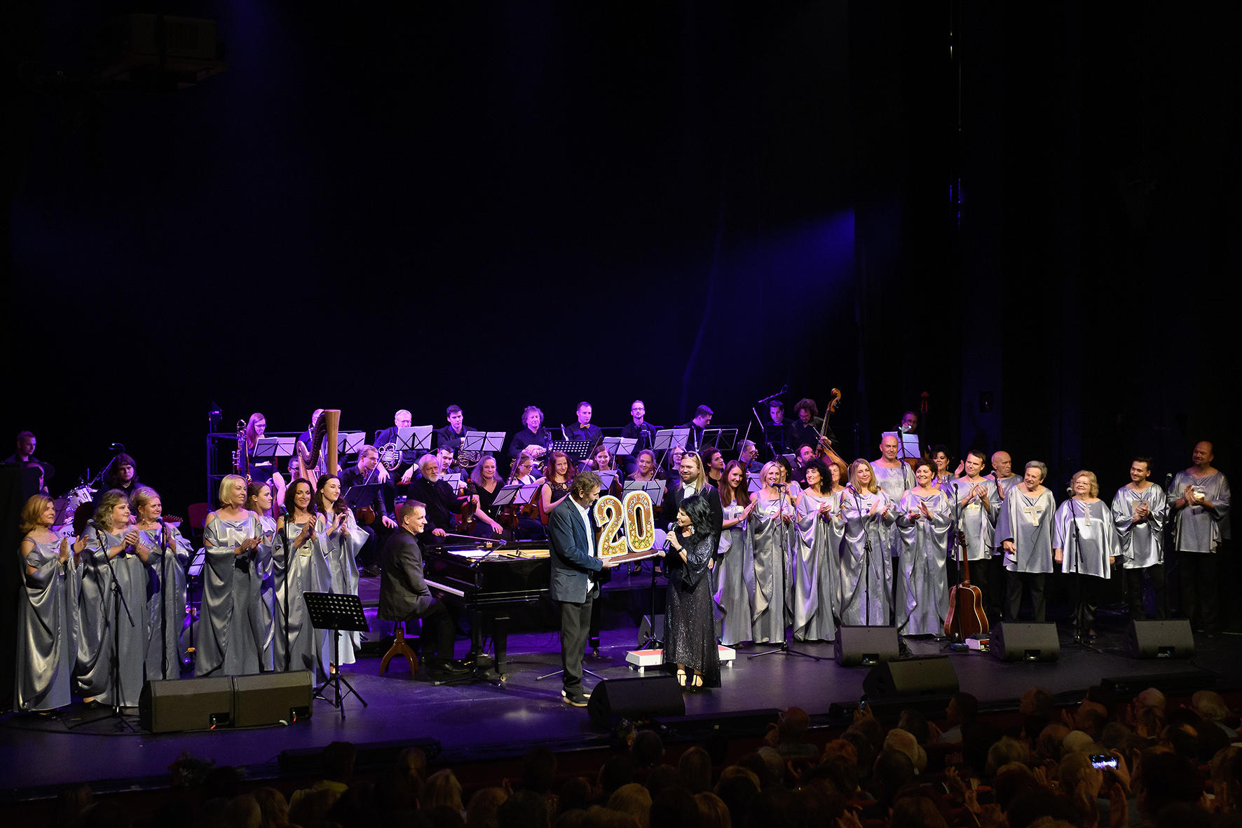 Tleskající Hybernia: Zuzana Stirská a soubor Fine Gospel Time oslavily dvacetiny