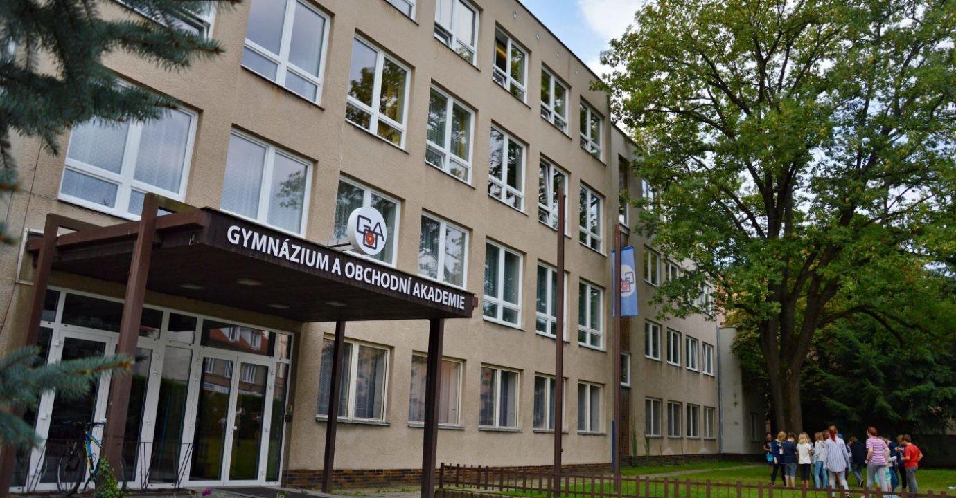 Sedlčanské gymnázium pro otrlé. Zpověď matky žáků Petra a Jany