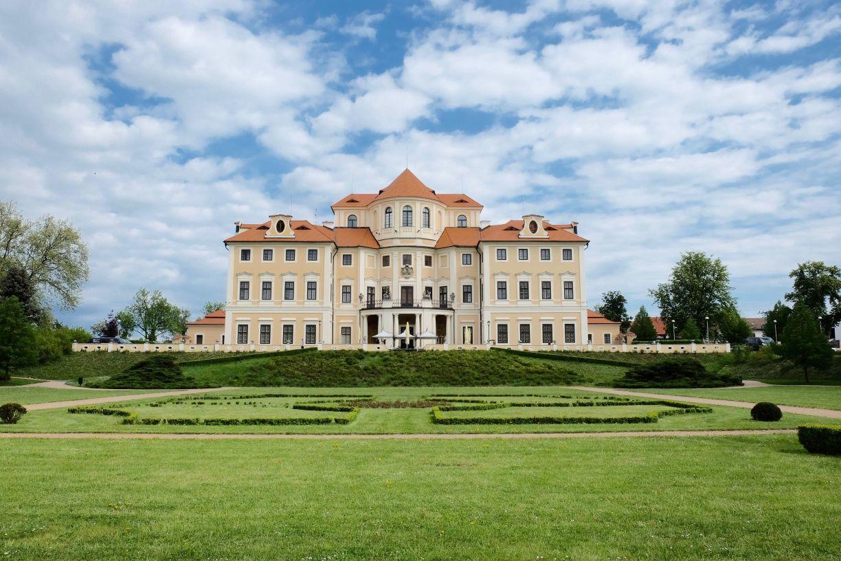 Cestopis Jiřího Peňáse, který vás vzdělá i rozesměje. Výpravy pro starší a pokročilé