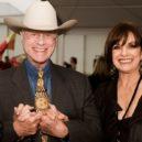 Larry Hagman - 18 – Larry Hagman (J. R. Ewing) a Linda Grey (Sue Ellen) ve filomové síni slávy v Texasu 2009 – –