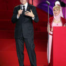 Larry Hagman - 9 – Barabra Eden a Bill Clinton – 2013