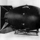 Senátor Joseph McCarthy - Americká atomová bomba Fat man – wikipedie