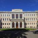 Carevna Marie Fjodorovna - Aničkovův palác v Petrohradě, kde žil velkokníže Alexanr (budoucí car Alexandr III.) se svou ženou velkokněžnou Marií Fjodorovnou – wikipedie