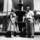 Enrico Fermi - Fermi s manželkou laurou (1954) – wikimedia.commons-