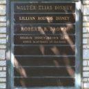 Walt Disney 1 - Hrob Walta Disneye v Forest Lawn, Glendale – wikipedia