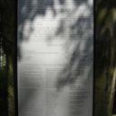 Letecká nehoda, Sakrakopec u Bratislavy, 24. 11. 1966 - Informační tabule ve slovenštině, bulharštině a angličtině – wikipedie