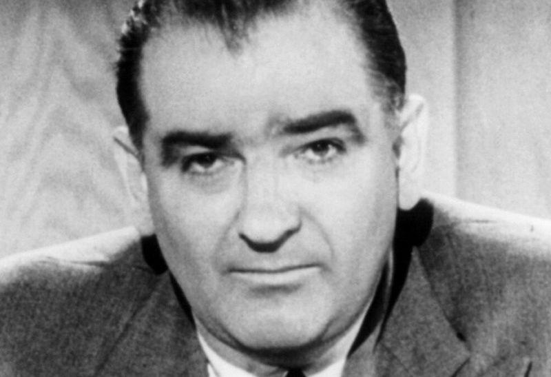McCarthyho odsuzovali za fanatické tažení proti komunismu. Jeho boj zůstal nedoceněný dodnes