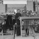 Bily Graham - Kázání Billy Grahma v Nizozemí na stadionu (1954) – 2 – commons.wikimedia