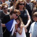 Pinochet - Lucía Hiriart Rodríguez a její rodinní příslušníci na pohřbu jejího manžela Augusto Pinocheta dne 12. prosince 2006 -wikimedia.commons –