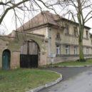 Písmák Vavák - Milčice, dům u Vaváků, na tomto místě žil František Vavák, tento dům je však z podějších let – wikipedie