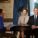Larry King - Prezident George W. Bush a Laura Bush s Larry Kingem (2006) -commons-wikimedia –