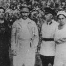 Maršál Vorošilov - Stalin se svou ženou NaděždouAllilujevou a Vorošilov s ženou Jekatěrinou – Soči, 1932 – wiákipedie