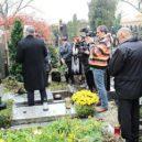 Oskarový herec Ivan Jandl - Ukládání urny Ivana Jandla na Vyšehradském hřbitově – wikimedia.commons