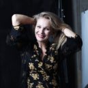 Divadlo MANA – Mléčné sklo - 3 Michaela Badinková_foto Alena Hrbková_repro zdarma