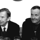 Odhalení pamětní desky Václava Havla v Praze 2 - 5 havel krobot