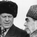 Brežněv – rozorání celin - Brežněv v roce 1974 během setkání s prezidentem USA, Geraldem Fordem – wikipedie
