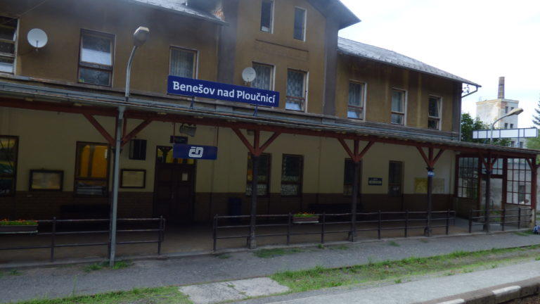 nadarazi, benesov nad ploucnici