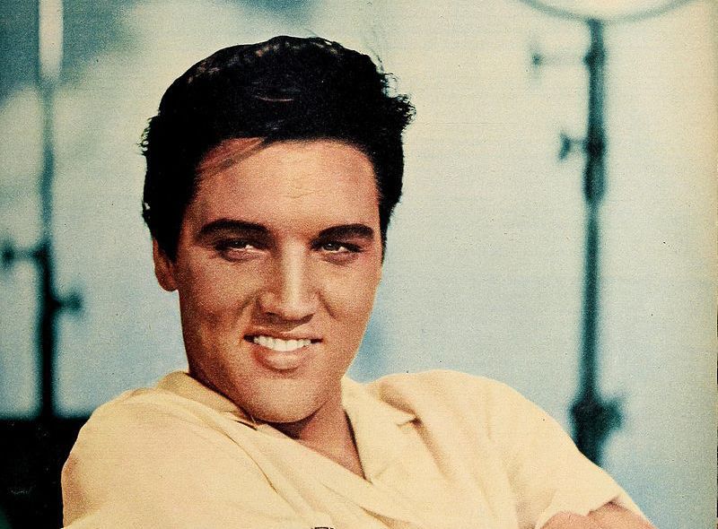 Elvis stále žije. Přinejmenším v konspiračních teoriích