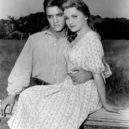 Elvis Presley - Elvis Presley a Deborah Pagetve filmu Love Me Tender -wikimedia.commons –